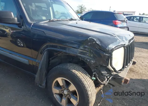 2008 Jeep Liberty Sport z USA, uszkodzony, nr VIN 1J8GN28KX8W194247